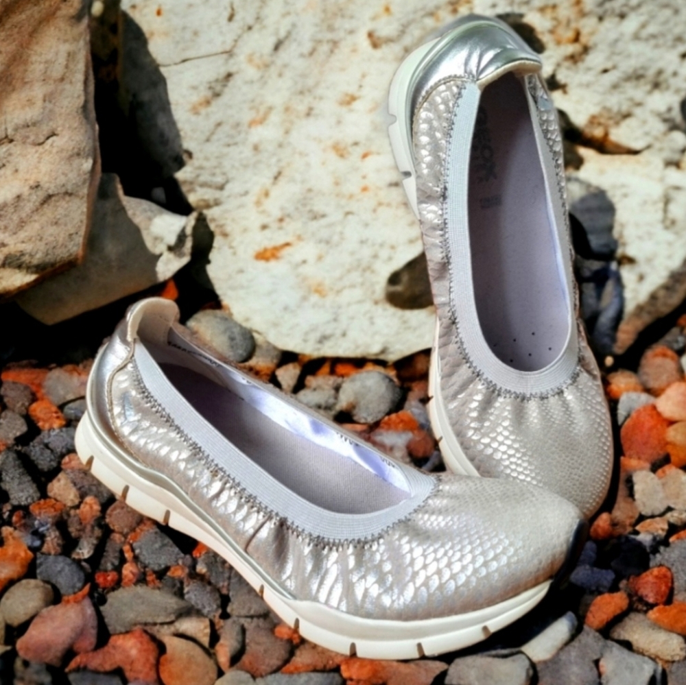 Geox Italian Patent Slip-On Flexible Runners Women's Size 8